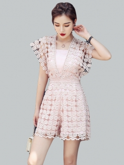 จั๊มสูทขาสั้น ผ้าถักโครเชต์ลายดอกไม้ สีชมพูนู้ดสุด cute ค่ะ M