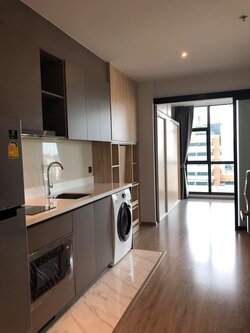 ให้เช่า RHYTHM Ekkamai (ริทึ่ม เอกมัย) 1ห้องนอนห้องมุมชั้นสูงวิวเอกมัยสวยๆ