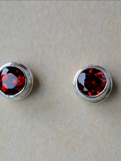 ต่างหูเงินพลอยโกเมน(Garnet)