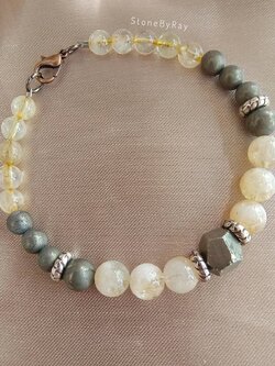 สร้อยข้อมือหินซิทรินร้อยกับไพไรต์ Citrine+Pyrite