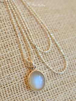 สร้อยคอเงินจี้หินมูนสโตน