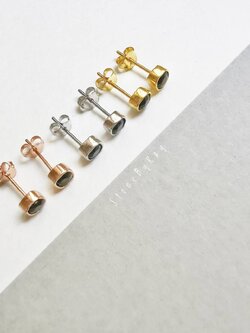 ต่างหูเงินทรงสี่เหลี่ยมดีไซน์กับสะเก็ดดาว Tektite