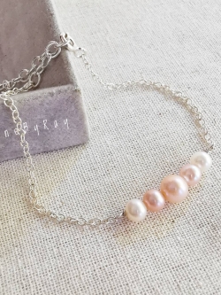 สร้อยข้อมือเงิน+ไข่มุกแท้สีธรรมชาติ