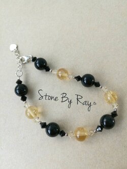 สร้อยข้อมือหินซิทรินร้อยกับนิล (Citrine+Black spinel)