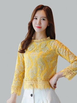 เสื้อสีเหลือง ผ้าลูกไม้เนื้อดี แขนยาว คอเสื้อ ปลายแขนเสื้อและชายเสื้อแต่งด้วยผ้าถักโครเชต์สวยมากๆๆค่ะ