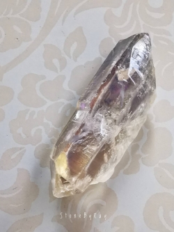 หินออร่าควอตซ์ (Aura Quartz)