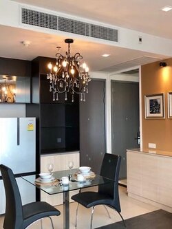 ให้เช่า Edge Sukhumvit 23 (เอดจ์ สุขุมวิท 23) 1นอนห้องมุมวิวสวนและสระว่ายน้ำ