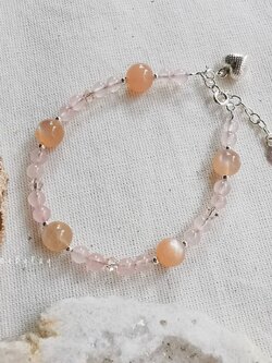 สร้อยข้อมือหินโรสควอตซ์,พีชมูนสโตน