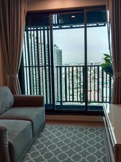 ให้เช่าคอนโด Life Ladprao (ไลฟ์ ลาดพร้าว) โซน รถไฟฟ้า BTS ห้าแยกลาดพร้าว ห้องแบบ 1ห้องนอน / 1ห้องน้ำ ขนาดห้อง 35 ตรม. ชั้น 27 ตึก B