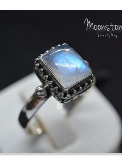 แหวนเงินหินมูนสโตน