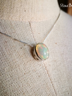 สร้อยคอเงินจี้พลอยโอปอลทรงรี