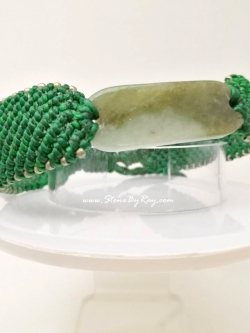 สร้อยข้อมือเชือกถักหินหยกเขียว (Green Jade)