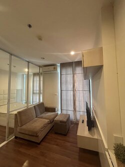 ให้เช่าคอนโด Chewathai Interchange (ชีวาทัย อินเตอร์เชนจ์) - ตกแต่งเฟอร์ครบมีเครื่องซักผ้าชั้นสูง - การเดินทาง: 0 m. สถานีเตาปูนอินเตอร์เชนจ์