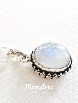 สร้อยคอเงินจี้หินเรนโบว์มูนสโตน