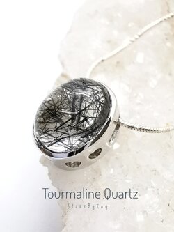 สร้อยคอเงินจี้หินไหมดำหรือแก้วขนเหล็ก