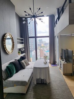 ปล่อยเช่าคอนโด Chewathai Residence Asoke (ชีวาทัย เรสซิเดนซ์ อโศก) - พร้อมอยู่พร้อมชม Duplex1ห้องนอน 1ห้องน้ำ 1ห้องนั่งเล่น - ใกล้ MRTพระราม9และเพชรบุรี/เซ็นทรัลพระราม9/มศว. - ขนาดห้อง 39 ตรม. ชั้น 11