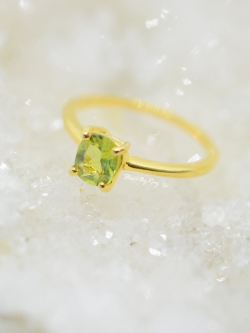 แหวนพลอยเพอริดอท Peridot