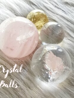 ลูกกลมหินโรสควอต์,คริลตัลควอตซ์,แคลไซต์(Crystal Balls)