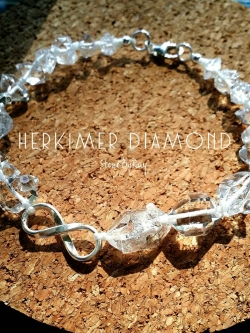 สร้อยข้อมือหินเฮอร์คิเมอร์ไดม่อน