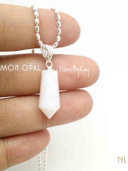 สร้อยคอเงินจี้หินคอมมอนโอปอล