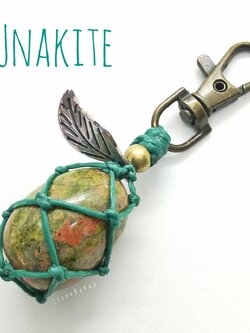 พวงกุญแจเชือกถักหินยูนาไคต์ Unakite