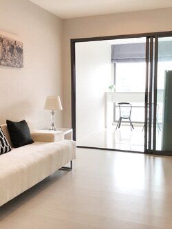 ให้เช่า Rhythm Sukhumvit 42 (ริทึ่ม สุขุมวิท 42) ใกล้ BTS เอกมัย