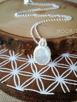 สร้อยคอเงินจี้หินเรนโบว์มูนสโตน Rainbow Moonstone