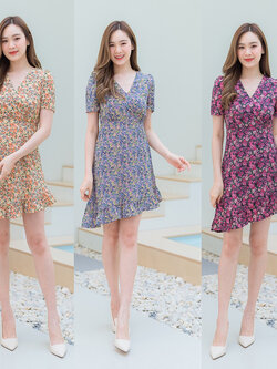 kudapy เดรสสั้นสีชมพู/สีครีม/สีกรม เดรสสั้นคอวี ชายระบาย แขนสั้น พิมพ์ลายดอก