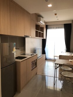 ให้เช่าคอนโดใกล้BTSหมอชิตสวนจตุจักร M Jatujak (เอ็ม จตุจักร) วิวสระว่ายน้ำ