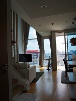 Villa Rachatewi (วิลล่า ราชเทวี)ให้เช่าคอนโดห้อง Duplax2ชั้น แต่งครบพร้อมอยู่