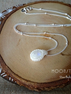 สร้อยคอเงินจี้หินเรนโบว์มูนสโตน Rainbow Moonstone