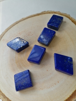 หินลาพิสลาซูลี (Lapis Lazuli)