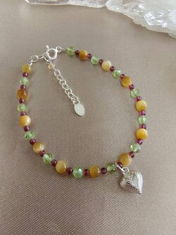 สร้อยข้อมือหินตาเสือ+โกเมน+เพอริดอท