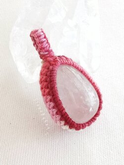 จี้เชือกถักล้อมหินคริสตัลควอตซ์