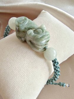 สร้อยข้อมือเชือกถักปี่เซียะหยก Jade