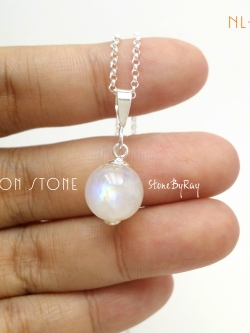 สร้อยคอเงินจี้หินเรนโบว์มูนสโตน