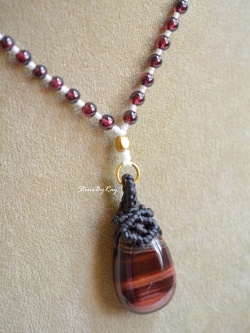 สร้อยคอมงคล108จี้หินตาเสือสีแดง(Red Tiger's eye)