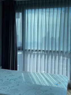 ให้เช่าคอนโด Rhythm Sathorn (ริธึ่ม สาทร) โซน รถไฟฟ้า BTS สะพานตากสิน ห้องแบบ 1ห้องนอน / 1ห้องน้ำ / วิวแม่น้ำ ขนาดห้อง 38 ตรม. ชั้น 30