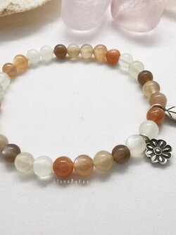 สร้อยข้อมือหินมัลติมูนสโตนร้อยกับจี้เงินแท้ Multi Moonstone