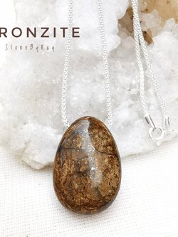 สร้อยคอเงินจี้หินบรอนไซต์ Bronzite