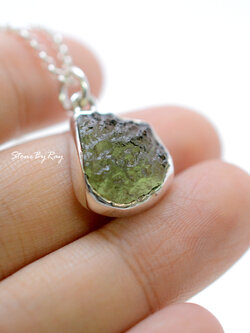สร้อยคอเงินจี้สะเก็ดดาวโมดาไวท์(Moldavite)