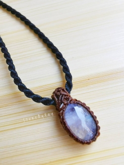 สร้อยคอเชือกถักจี้หินเรนโบว์มูนสโตน