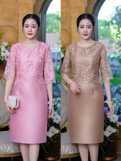 kudapy เดรสสั้นสีชมพู/สีน้ำตาล ผ้าไหมช่วงบนดีไซน์เย็บคลุมด้วยลูกไม้ซีทรูปักลายดอกไม้