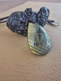 สร้อยคอเชือกจี้หินลาบราโดไลท์ Labradorite