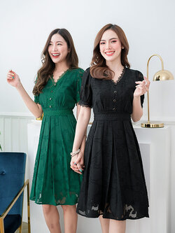 kudapy เดรสสีเขียว/สีดำ ผ้าญี่ปุ่นทอ มีลายในตัว ผ้าสวยเรียบหรูแต่งลูกไม้รอบคอ รอบแขน และรอบเอว