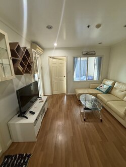 ให้เช่าคอนโด Lumpini Place Narathiwas - Chaopraya (ลุมพินี เพลส นราธิวาส - เจ้าพระยา) High Rise โซนพื้นที่ พระราม3 📍 ห้องแบบ 1ห้องนอน / 1ห้องน้ำ / โซนครัวปิด · ขนาดห้อง 41 ตรม. ชั้น 22