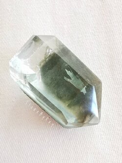 กรีนเพนทั่มควอตซ์ Green Phantom Quartz