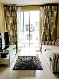 The Clover Thonglor ให้เช่าเฟอร์ครบมีเครืองซักผ้า สอบถามแอด Line ID : Smile-easy