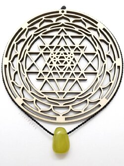 สร้อยคอเชือกจี้หินเซอร์เพนไทน์(หรือเลม่อนเจด)