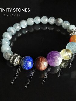 สร้อยข้อมือหินอินฟินิตี้สโตน